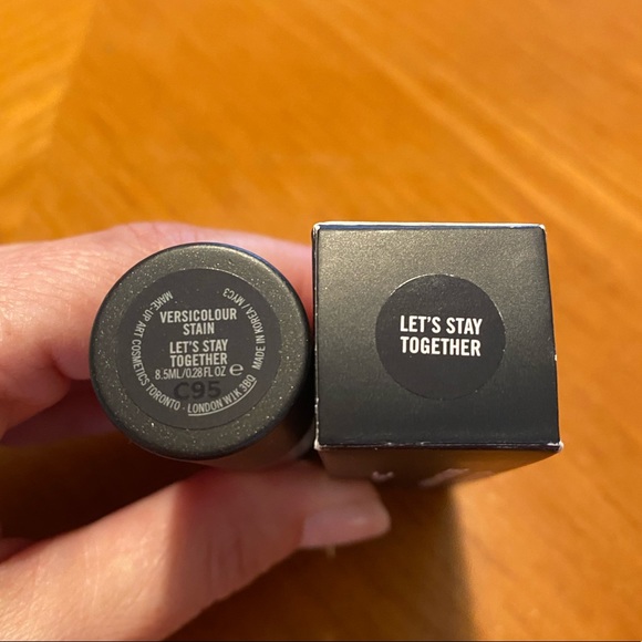 🎉HP 🎉 MAC Versicolour Stain 👄 - Picture 8 of 11